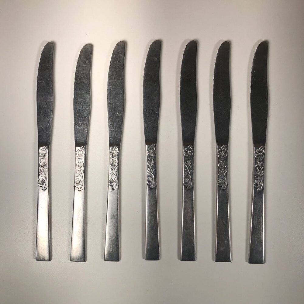 WellingWare Stainless Japan Dinner Knives Flatware Vintage Floral Lot Of 7